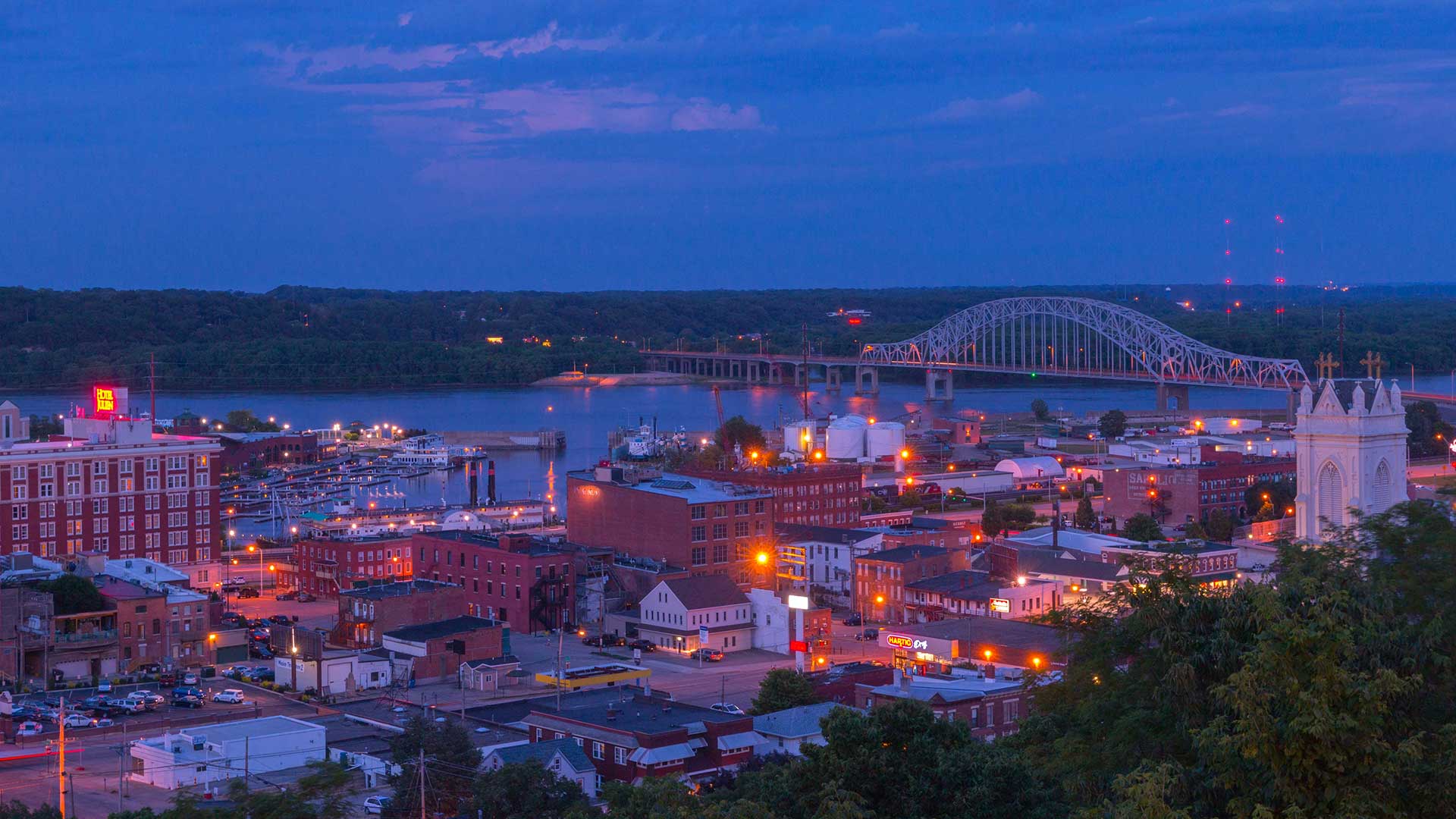 Panorama to illustrate dating in dubuque